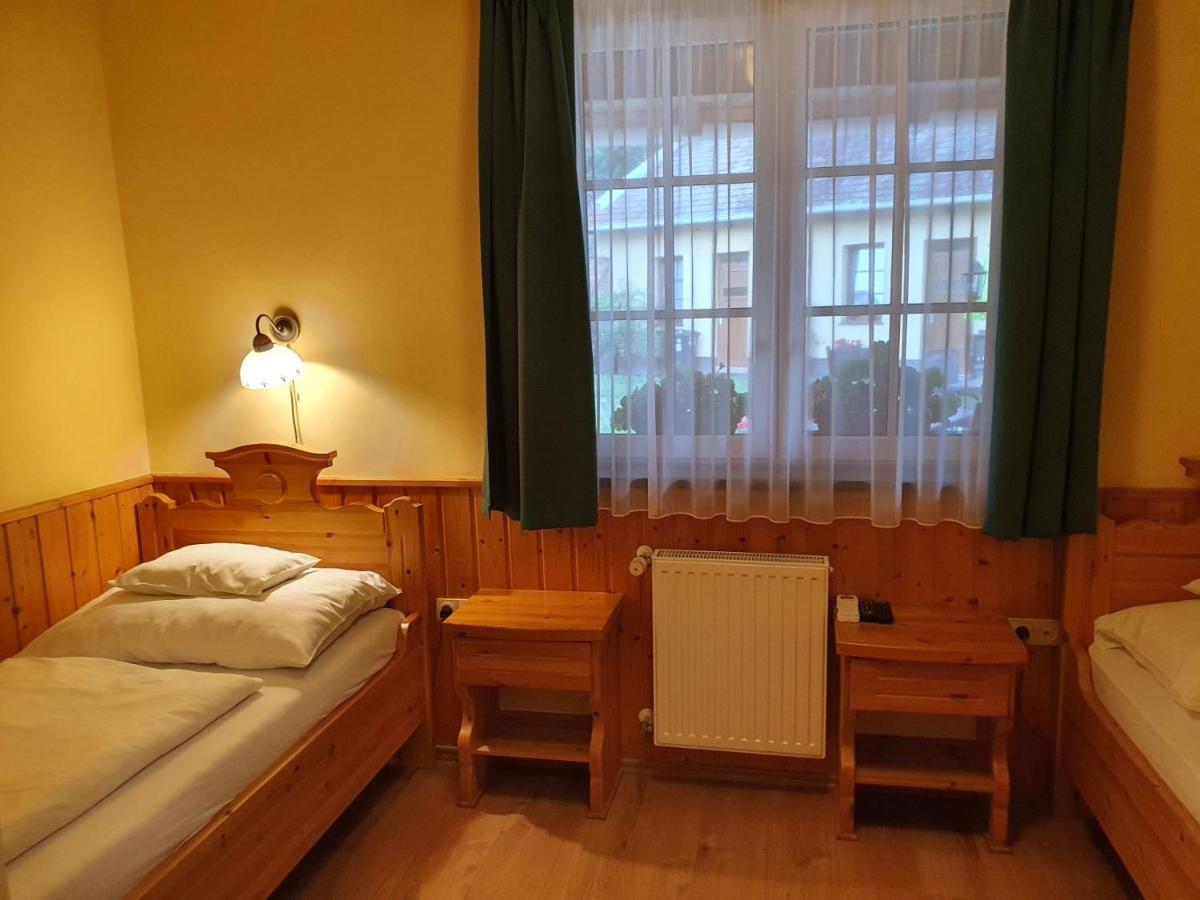 Bozi Rozi Panzio Hotel Fertőboz Buitenkant foto