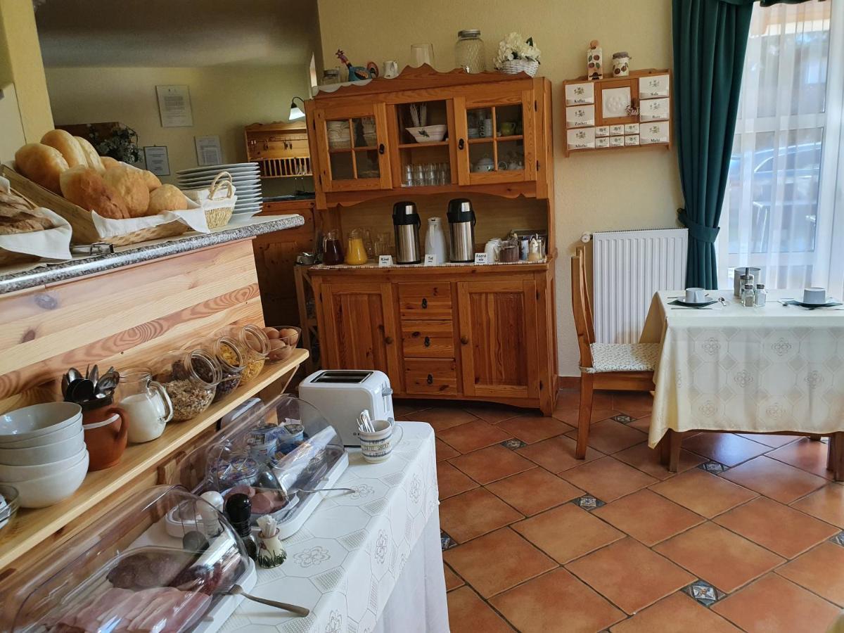 Bozi Rozi Panzio Hotel Fertőboz Buitenkant foto
